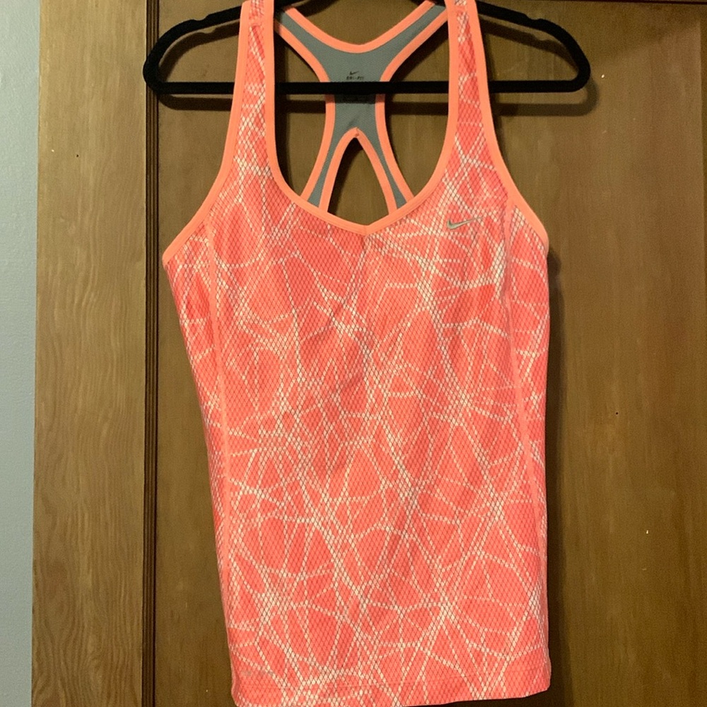 Nike tank size XL